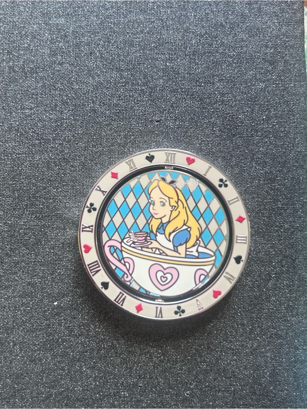 DIsney Trading Pin Alice In Wonderland Spinner Pin